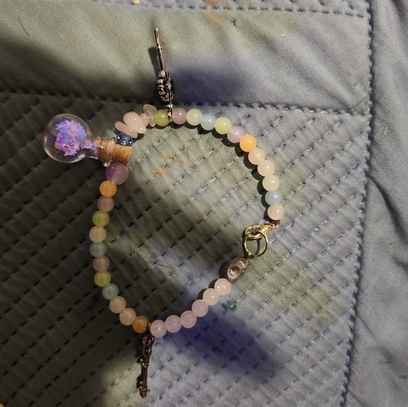 Jewlery,:bracelets,necklaces,chokers,keychains - Picture 7 of 14